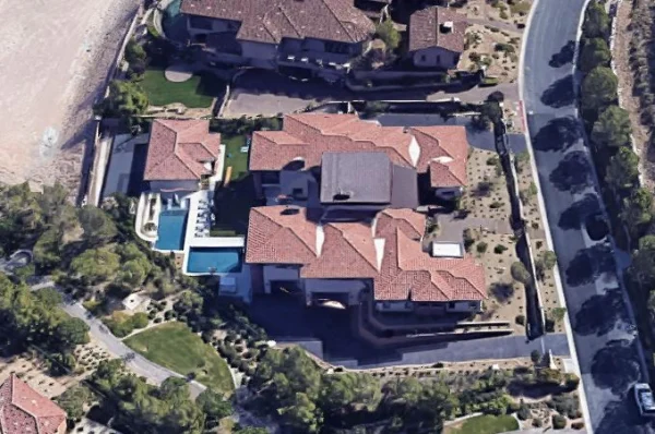 Derek Carr house