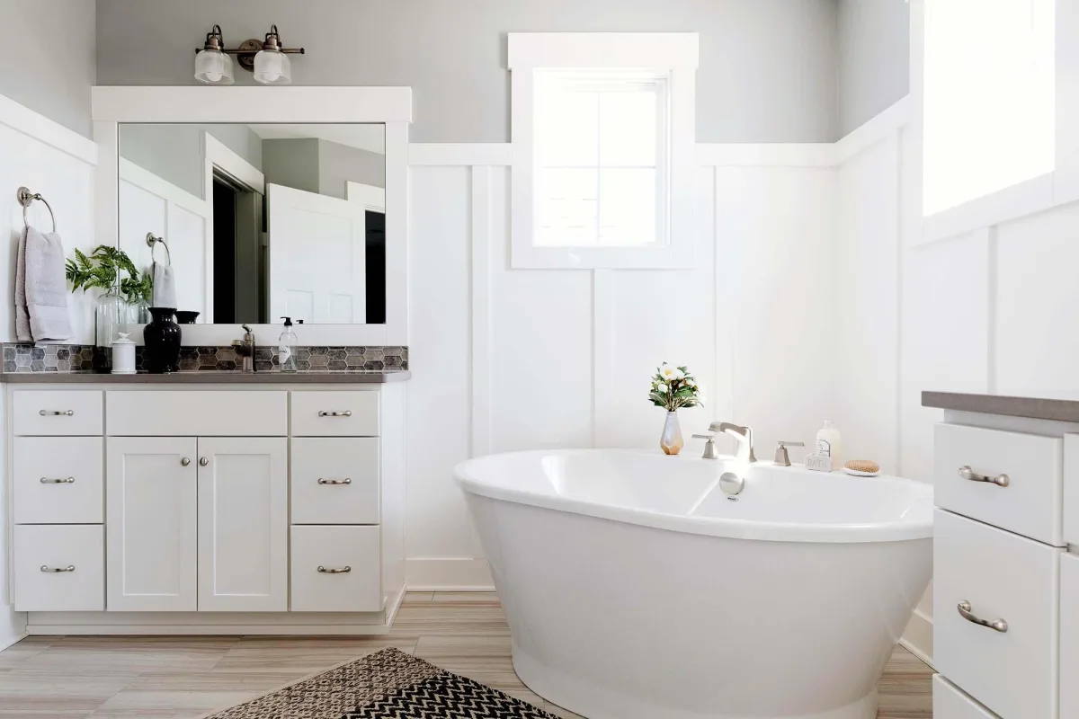 02-Frame-features-white-bathroom-wall-panel