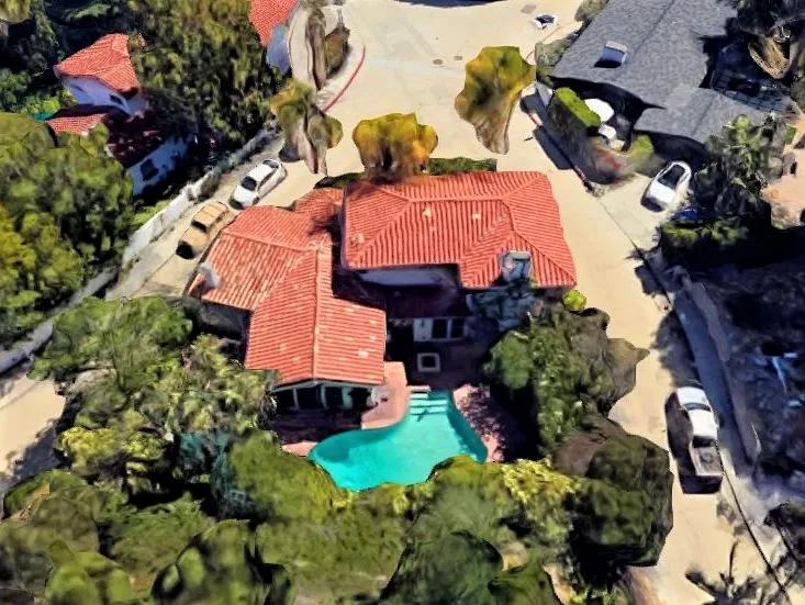 Winona Ryder House